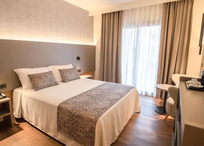 Golden Bahia De Tossa & 4* Sup. 4* טוסה דה מאר