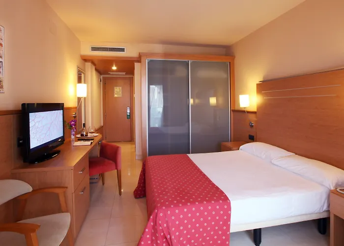 Otel Golden Bahia De Tossa & 4* Sup. Tossa de Mar