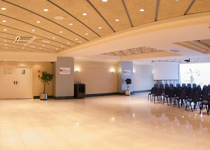 酒店 Golden Bahia De Tossa & 4* Sup. 滨海托萨