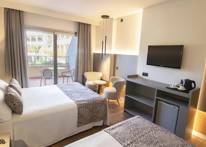 Golden Bahia De Tossa & 4* Sup. Otel Tossa de Mar